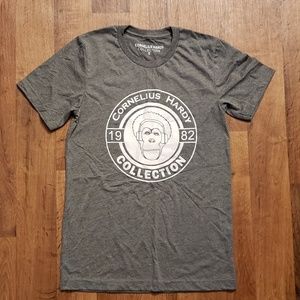 CORNELIUS HARDY COLLECTION ICON LOGO GRAPHIC TEE